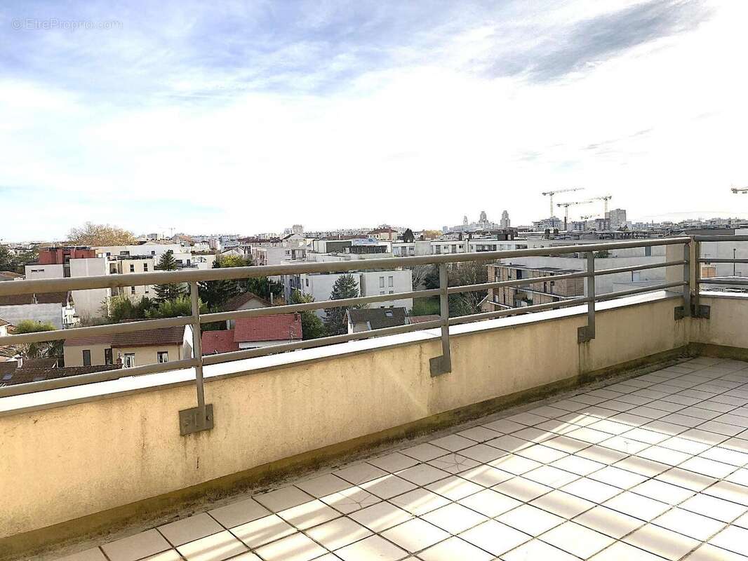   - Appartement à VILLEURBANNE
