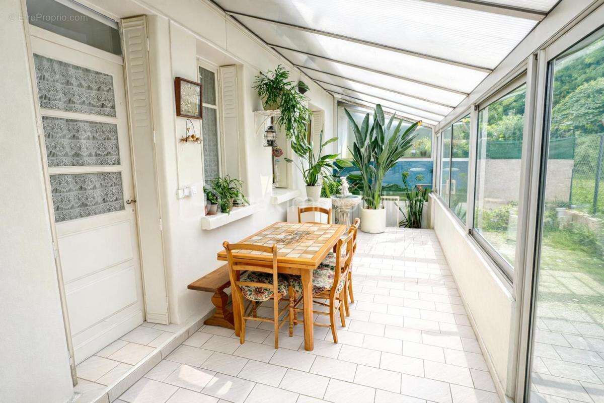 Maison à L'HAY-LES-ROSES