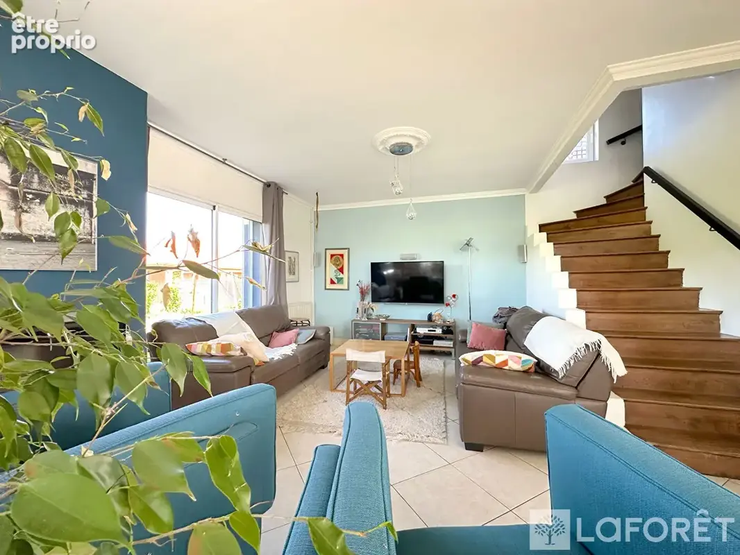 A vendre, Maison familiale, Reims nord, 4 chambres, Volume, Charme, Jardin. - photo 2