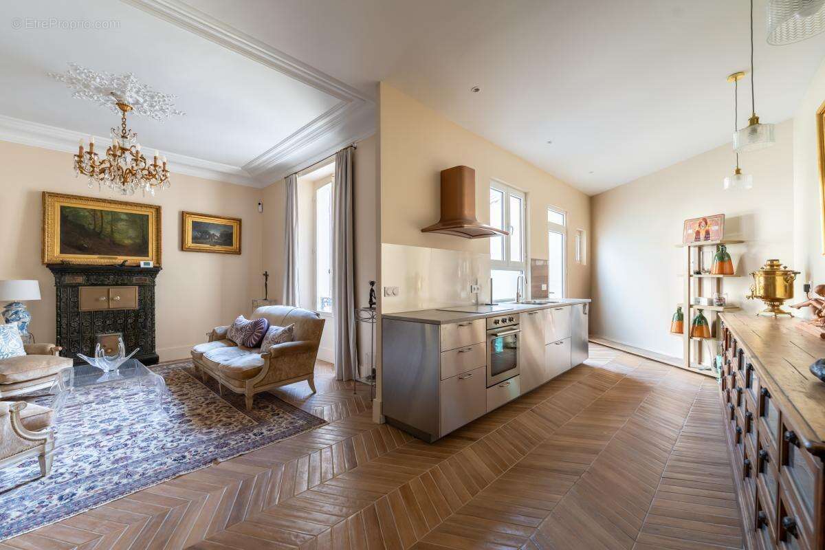 Maison 421 m² à Puiseaux  - photo 5