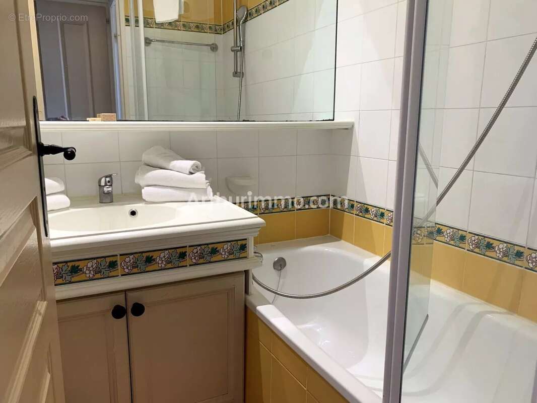 Grimaud - exclusivité : - photo 8