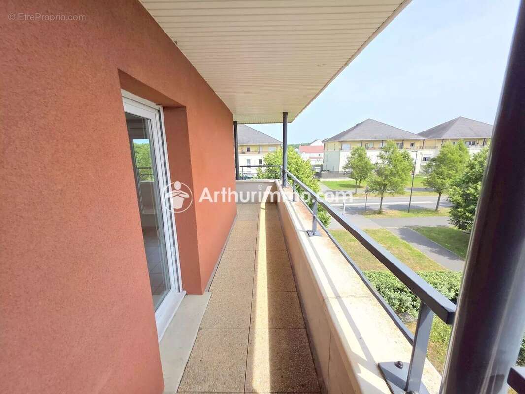 Appartement à SAVIGNY-LE-TEMPLE