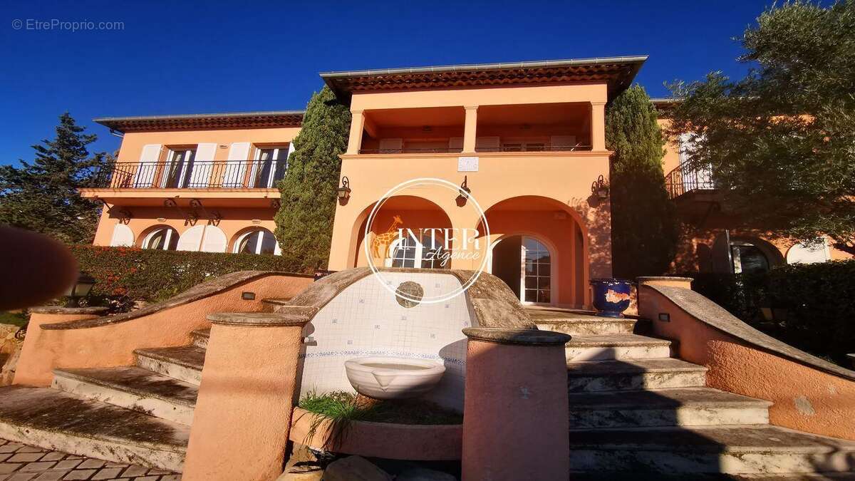 Maison à LES ISSAMBRES