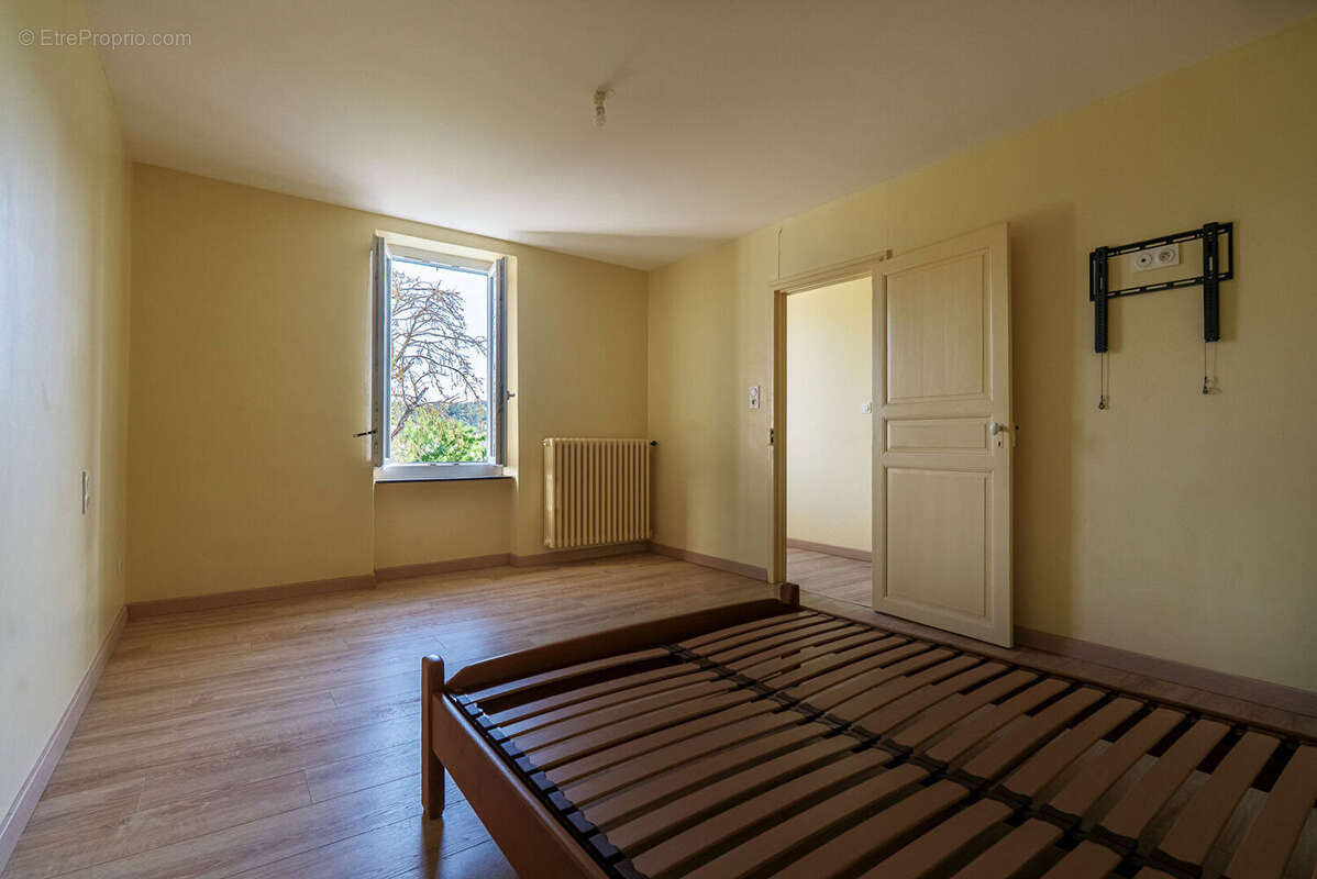 CARCASSONNE - VILLEGAILHENC  Villa T5  148m²  (113m² Hab.) avec garage et grand jardin arboré - photo 10