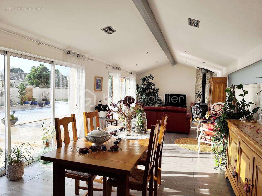 Maison à SAINT-ANDRE-DE-CUBZAC