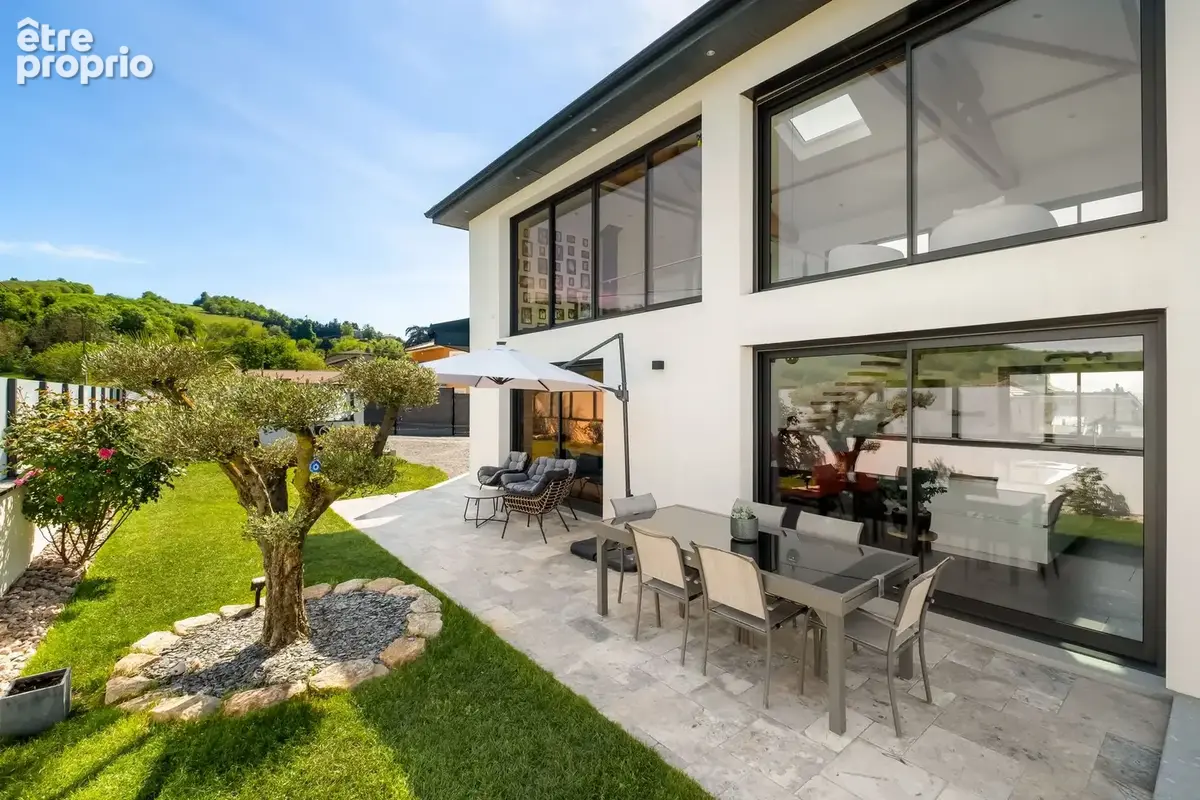 Maison t5 de 244 m2 - photo 2