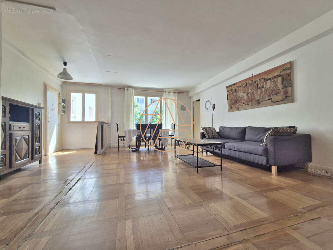 Appartement à SAINT-MAUR-DES-FOSSES