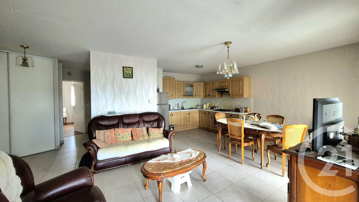 Appartement à FONTAINE