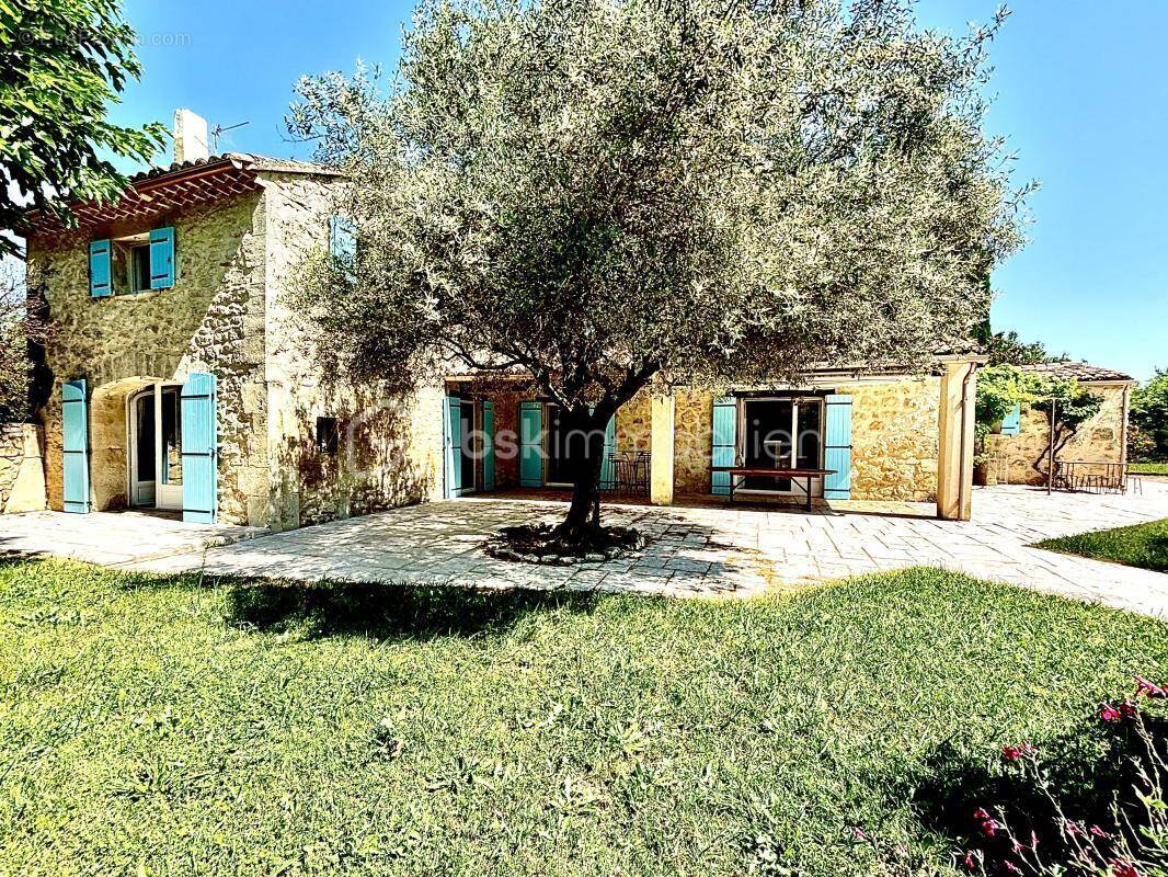 Maison à SAINT-RESTITUT