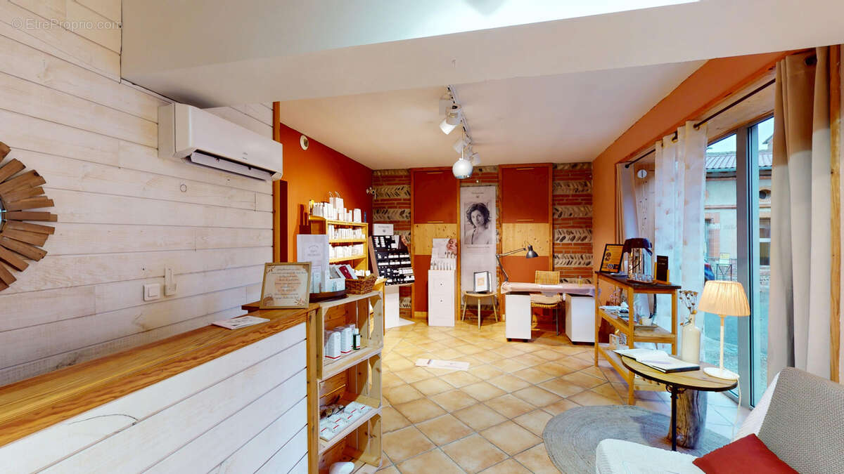 Commerce à CARBONNE