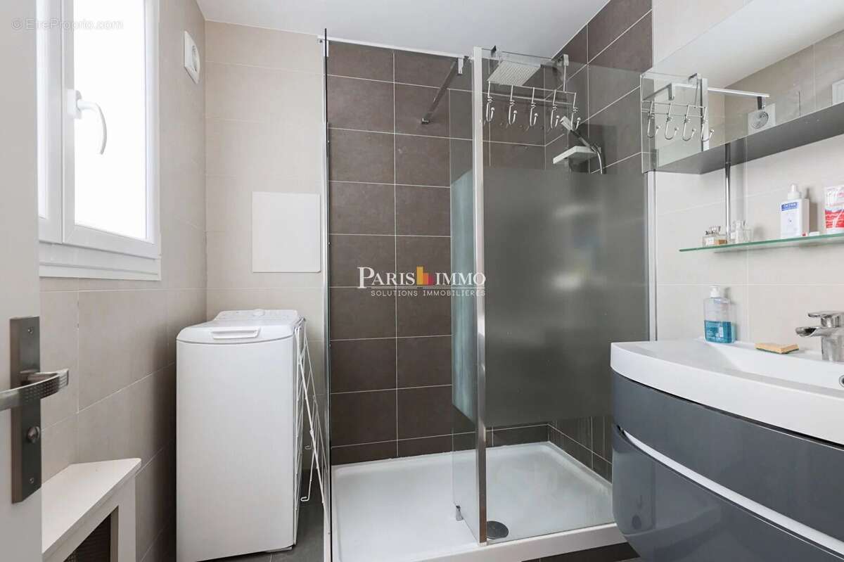 Appartement à PARIS-18E