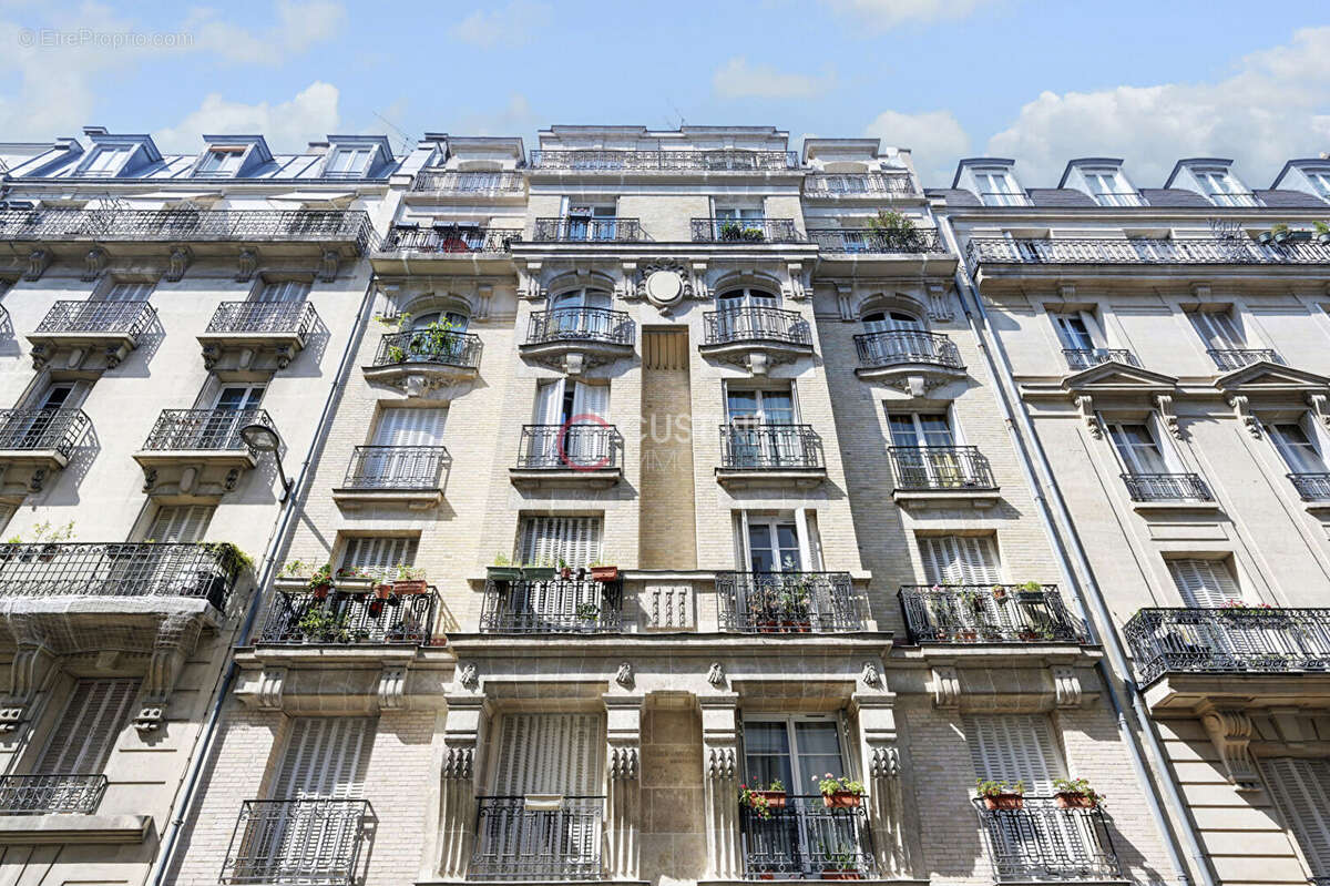 Appartement à PARIS-18E