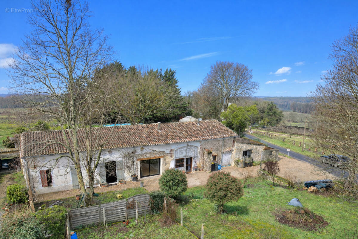 Maison à MONTCARET