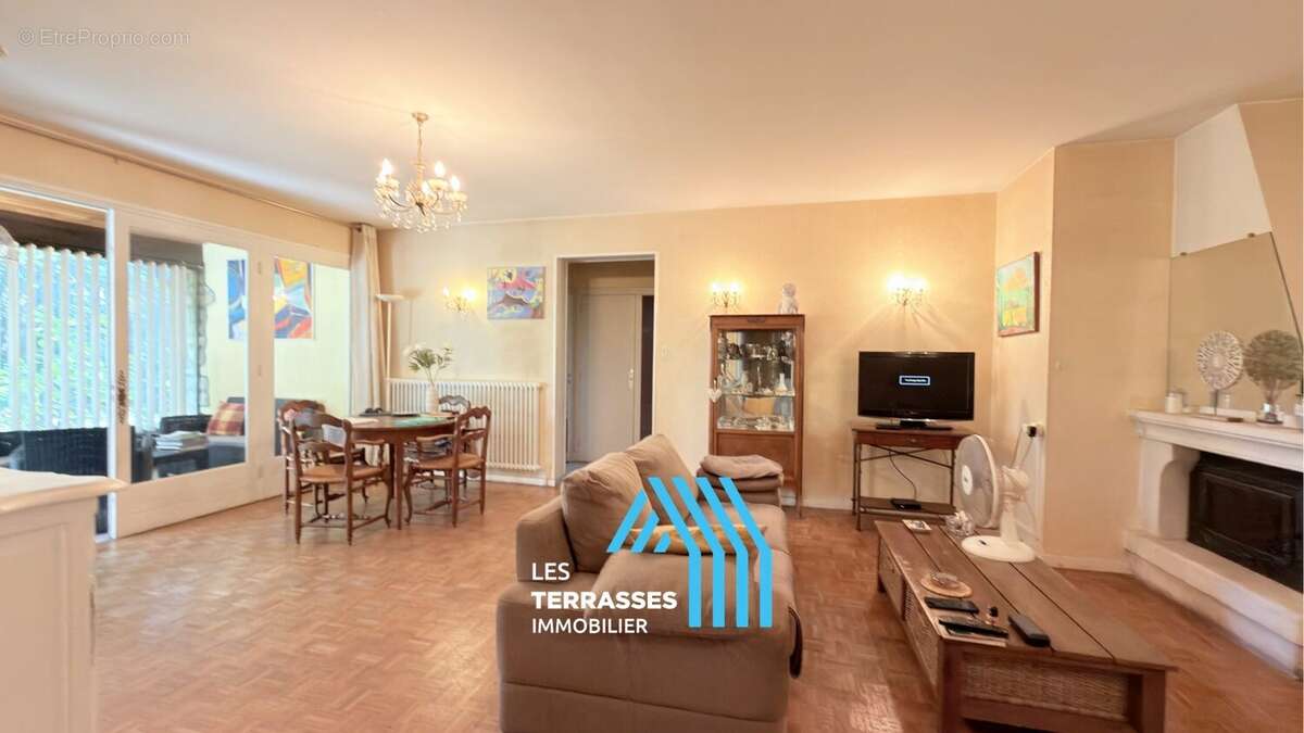 Maison à MONTELIMAR