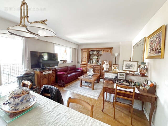 À vendre   Spacieux F4 avec balcon, cave et garage   Montmorency (Avenue de la Division Leclerc) - photo 2
