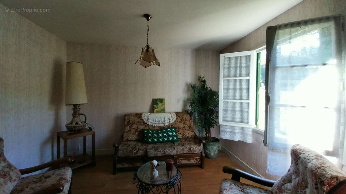 Maison à VIEUX-MAREUIL