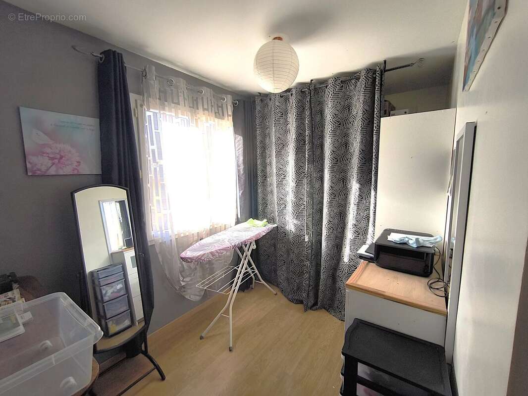 Maison à CRUZILLES-LES-MEPILLAT