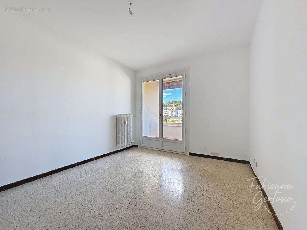 Appartement à HYERES