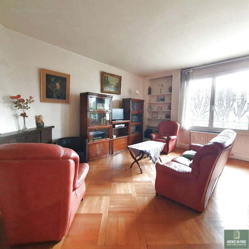 Appartement à VILLE-D'AVRAY
