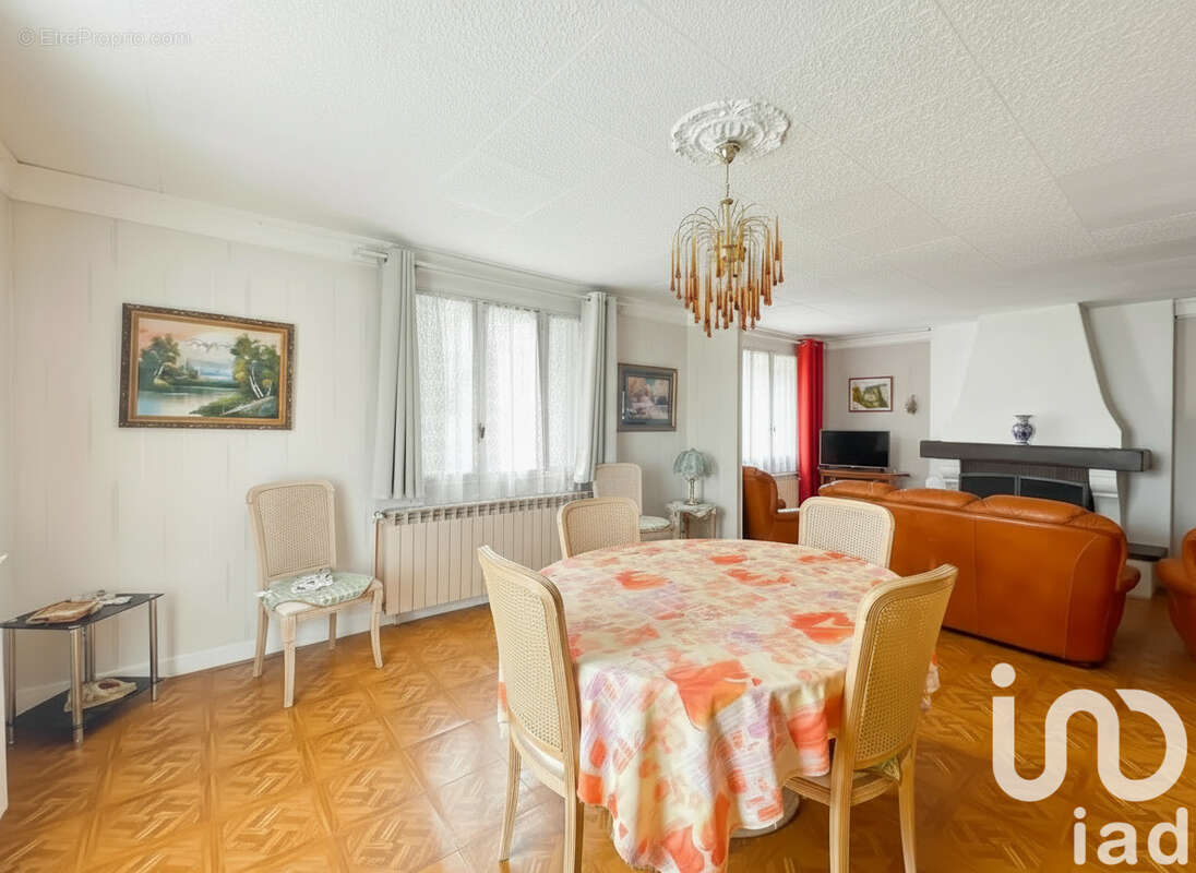 Photo 2 - Maison à MONTFERMEIL