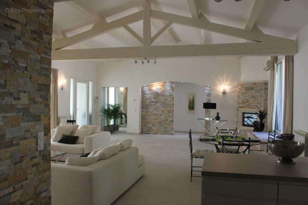 Maison à MOUGINS