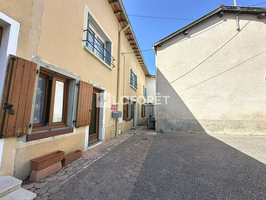 Maison à CHATILLON-SUR-CHALARONNE