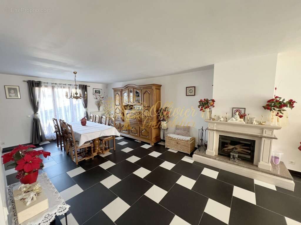 Maison à PONTAULT-COMBAULT