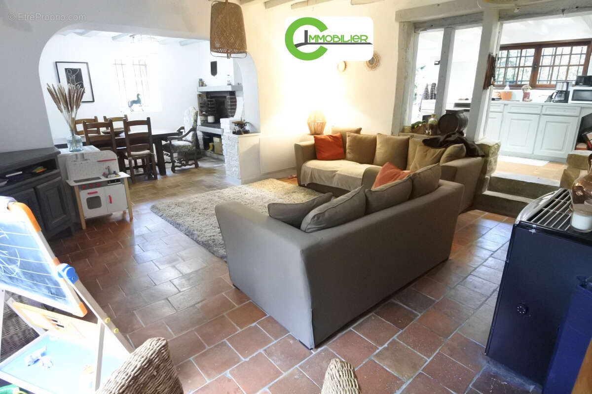 Maison à BONNETABLE