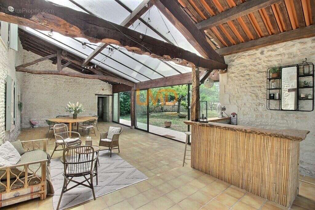 Demeure ancienne rénovée avec piscine - photo 13