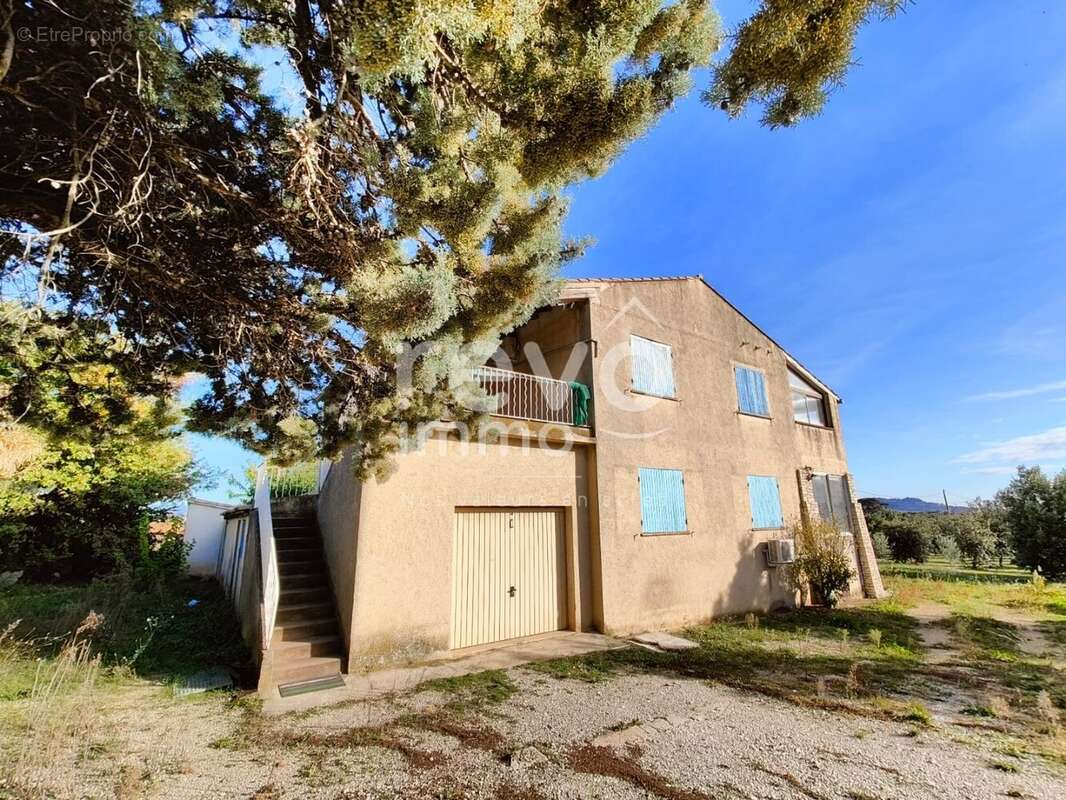 Maison à LA BAUME-DE-TRANSIT