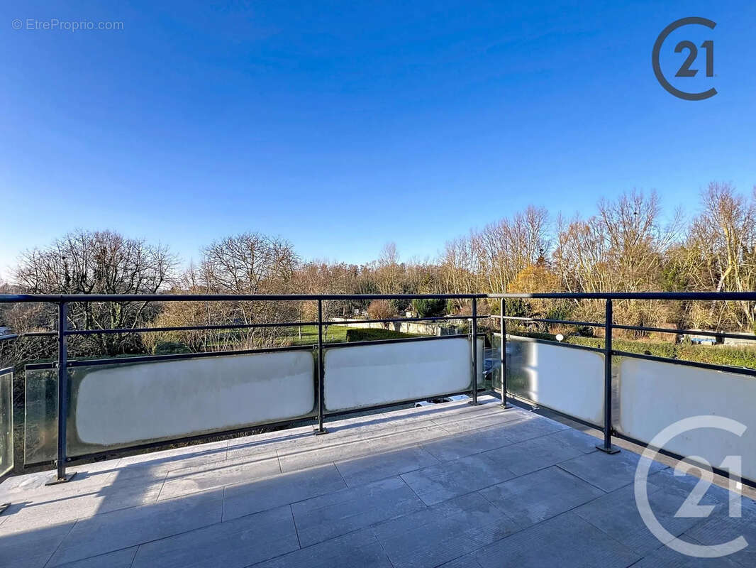 Appartement à TINQUEUX