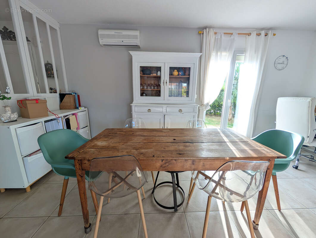 Maison à SAINT-LAURENT-DE-LA-SALANQUE