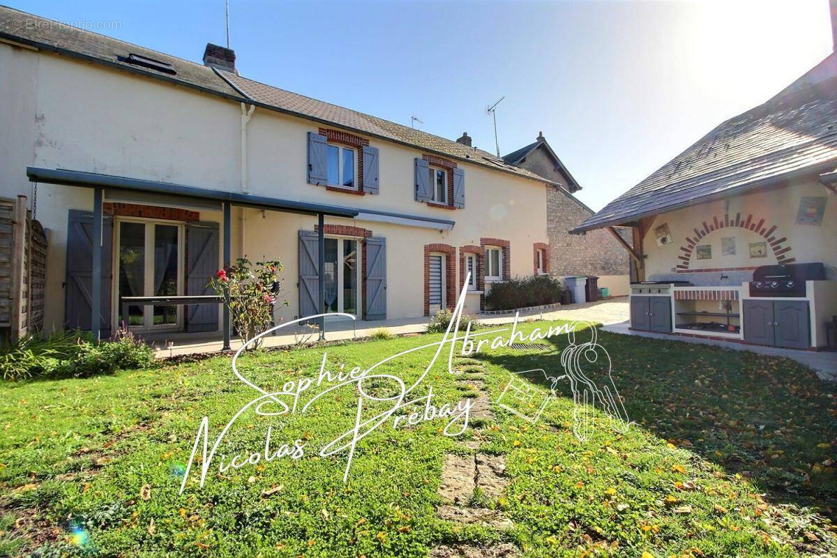 Maison à TOURY
