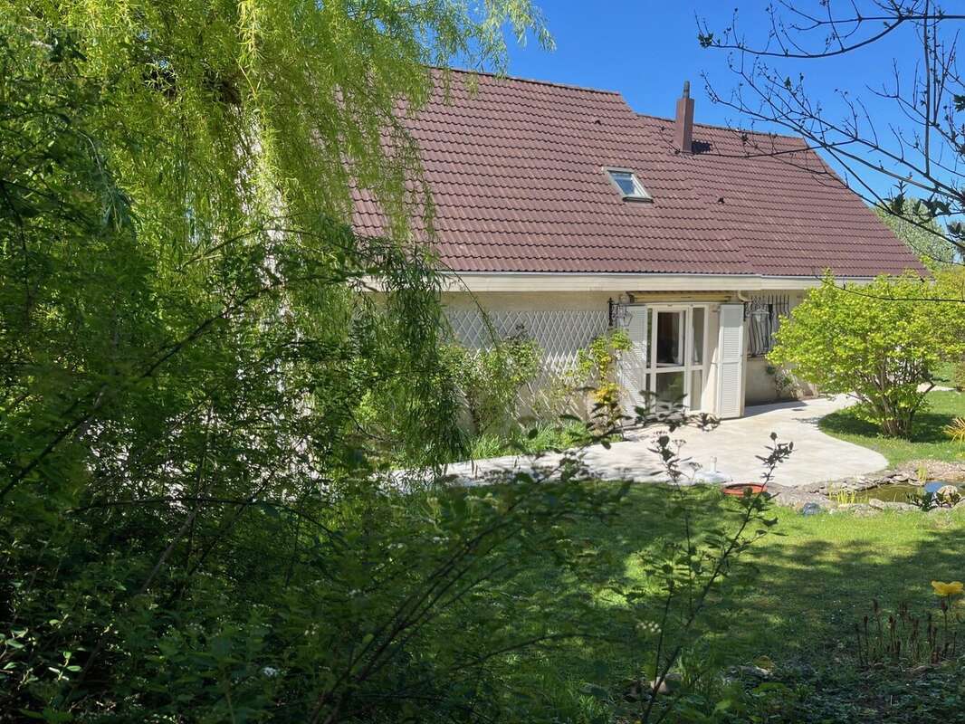 Maison à MEZY-SUR-SEINE