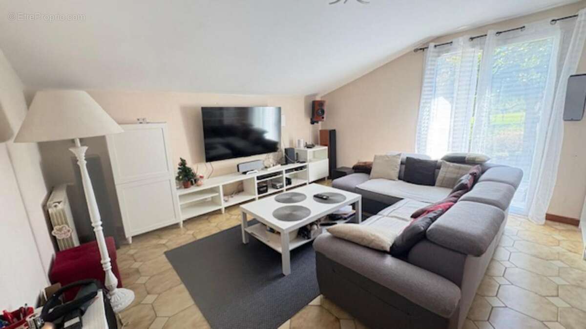 Maison à LABESSIERE-CANDEIL