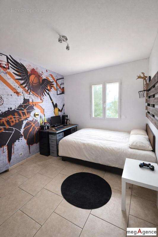 Maison à BORMES-LES-MIMOSAS