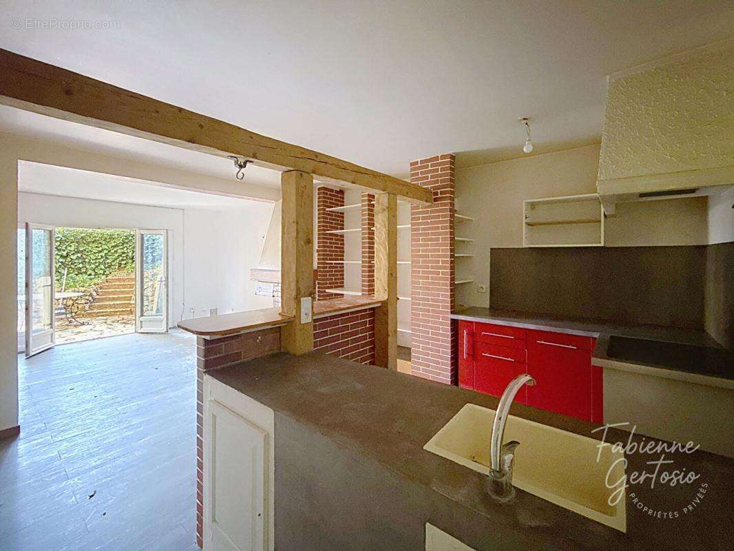 Maison à SOLLIES-VILLE