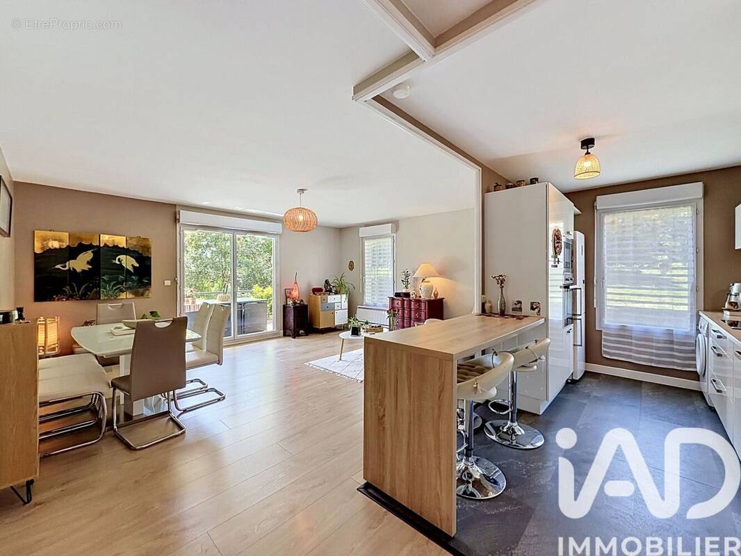 Photo 1 - Appartement à L'ISLE-D'ABEAU