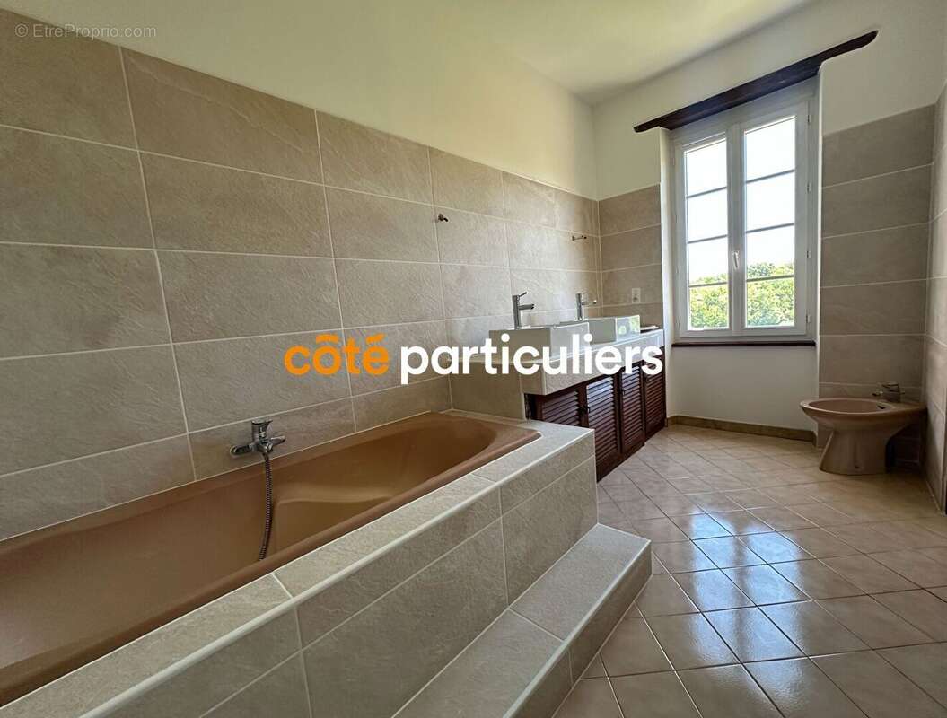 Propriété avec Maison de maÎtre et grange - photo 5