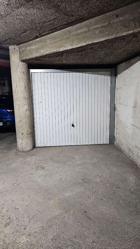Parking à MARSEILLE-8E
