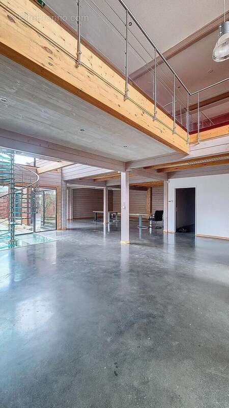 Photo 3 - Commerce à MONTELIER