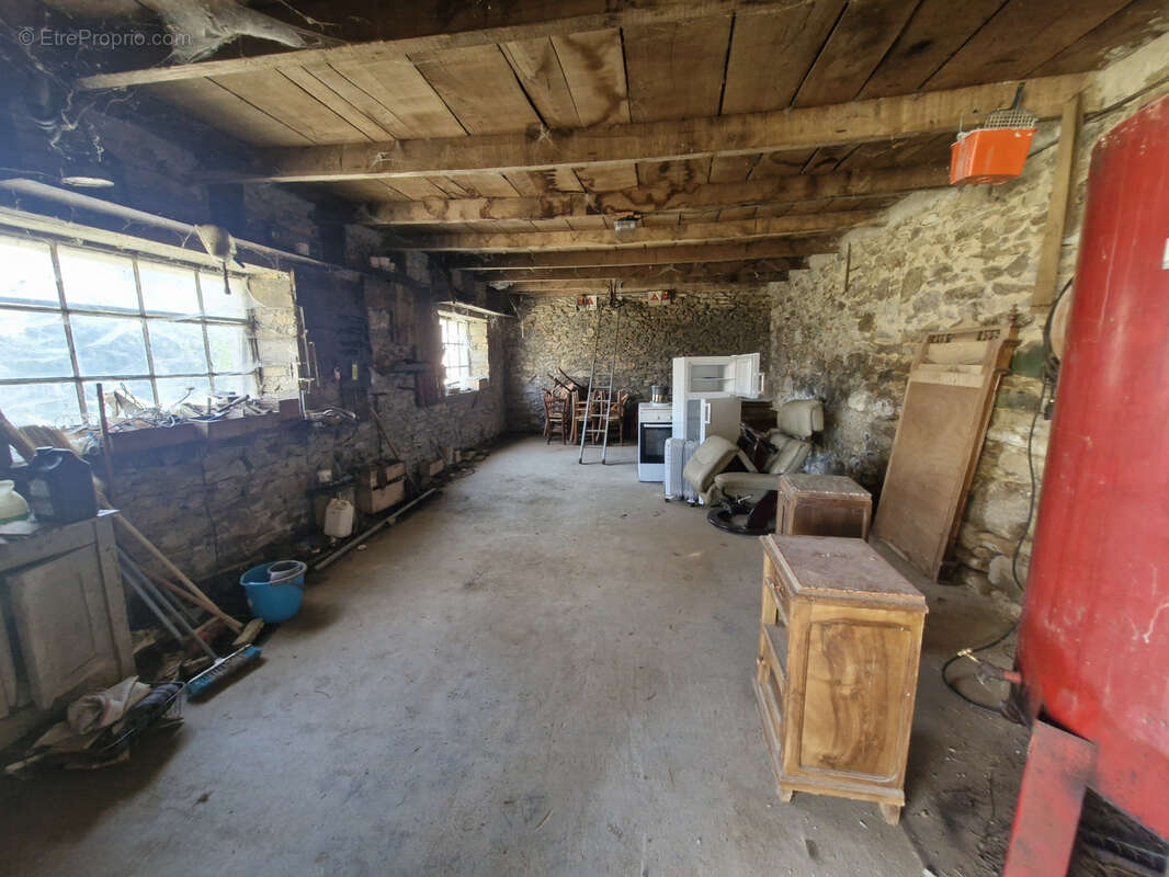 Autre à MOYRAZES