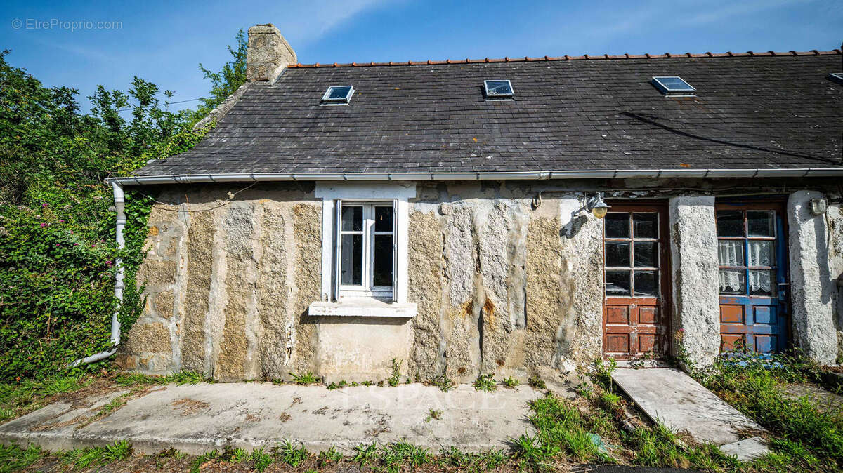 Trégunc - Authentique maison en pierres debout à réinventer à deux pas du littoral - photo 3