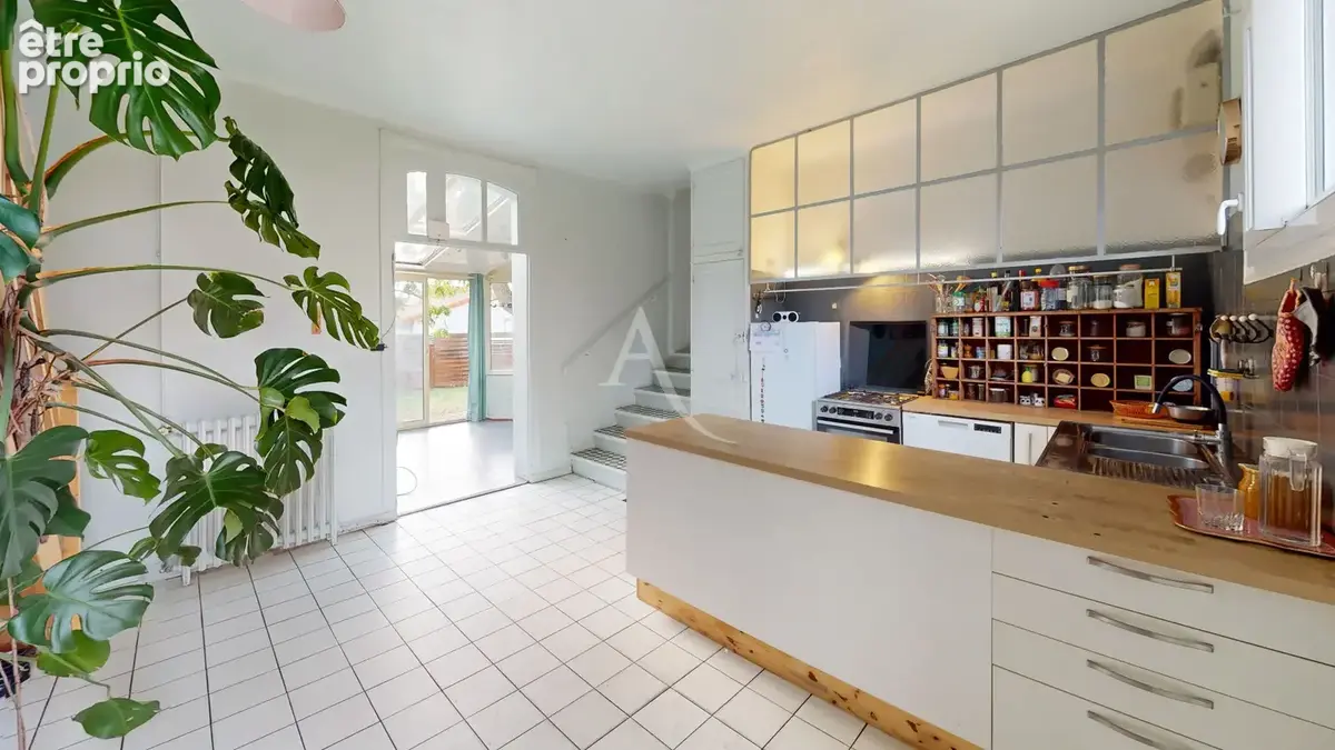 Maison familiale avec jardin, terrasse, garage et dépendances sur Poitiers - photo 3
