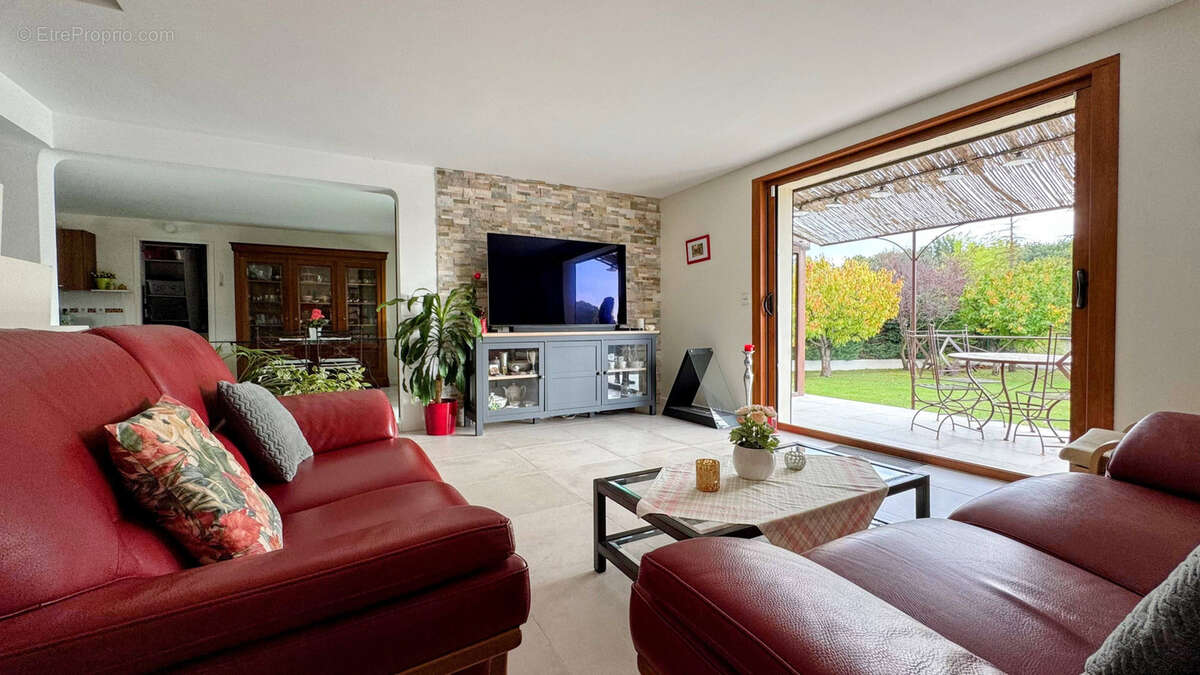 Maison à CHATEAUNEUF-LE-ROUGE