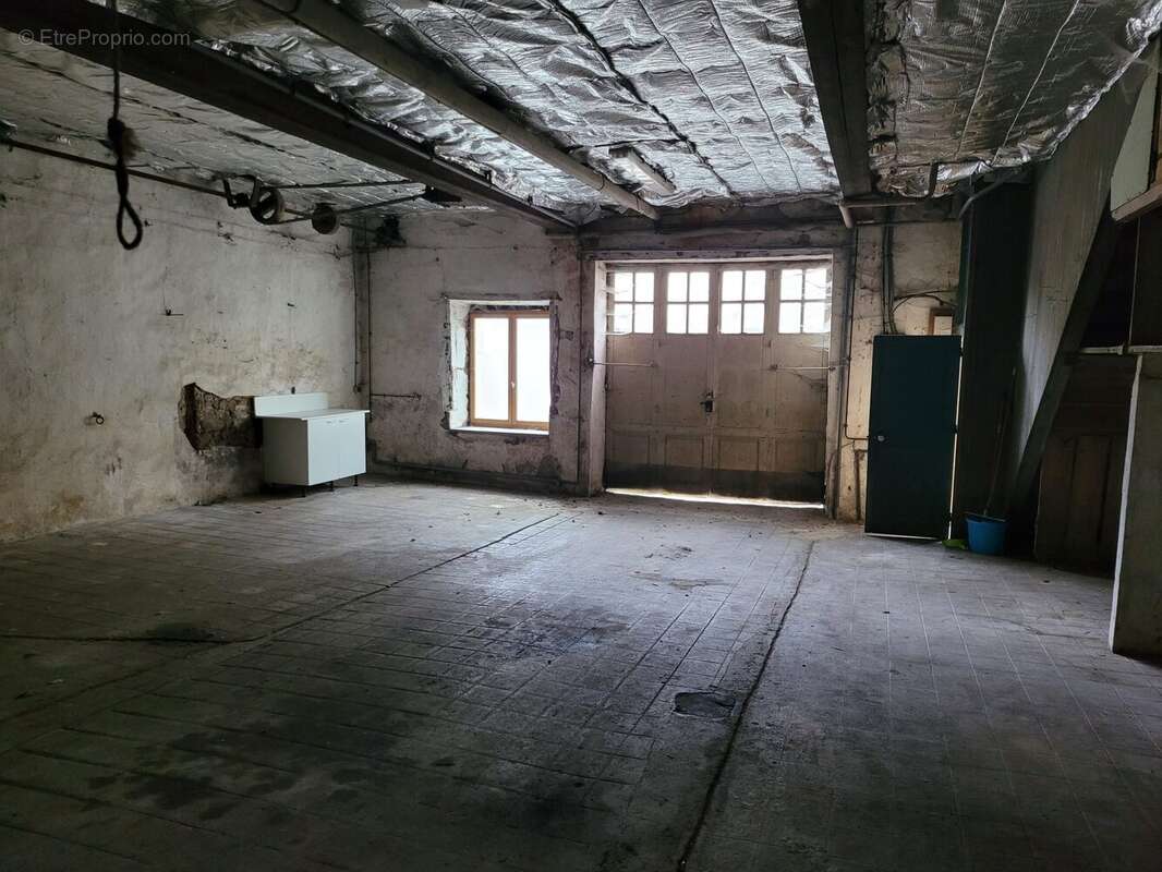 Maison à SAINT-LEONARD-DE-NOBLAT