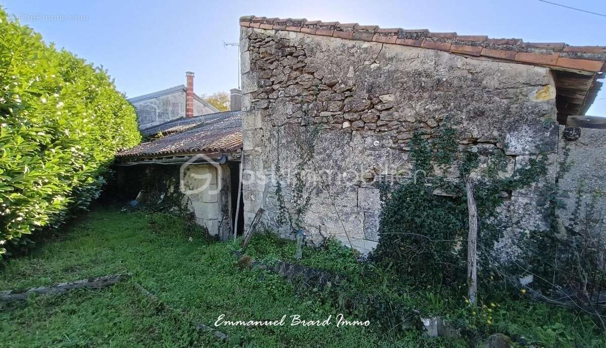 Maison à JAUNAY-CLAN