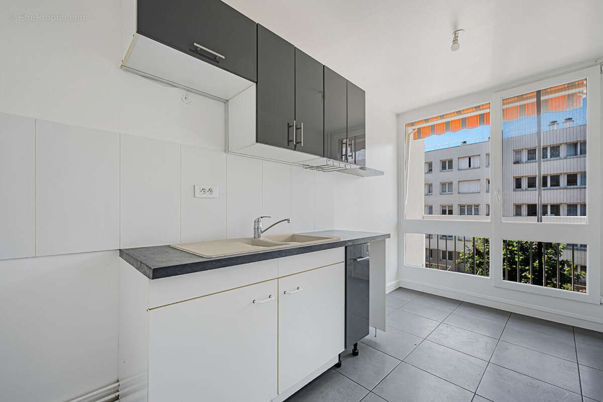 Appartement 2 pièces lumineux - Ligne 13  Etienne Dolet - Balcons - photo 5