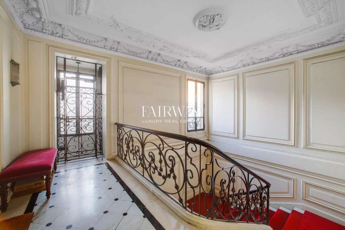 Appartement à PARIS-17E