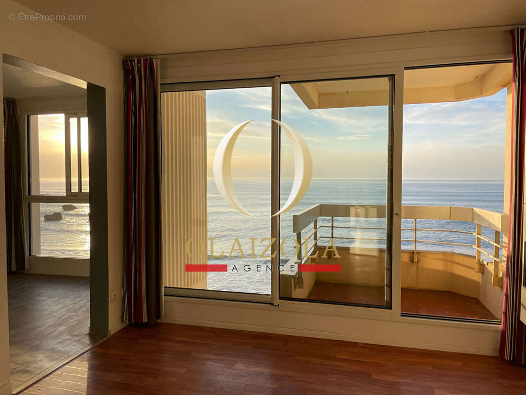 BIARRITZ / GRANDE PLAGE - Appartement Hotelier vue mer en étage élevé - photo 5